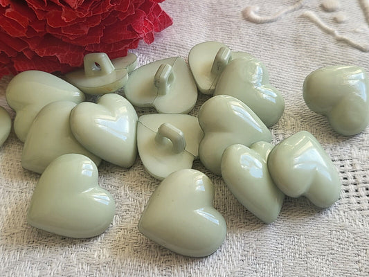 Lot 12 boutons vintage forme cœur idéale layette vert  pied 1,7 cm ref 2145