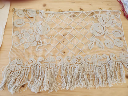Ancien petit rideau filet frange brise bise 35 cm sur 50 cm B8