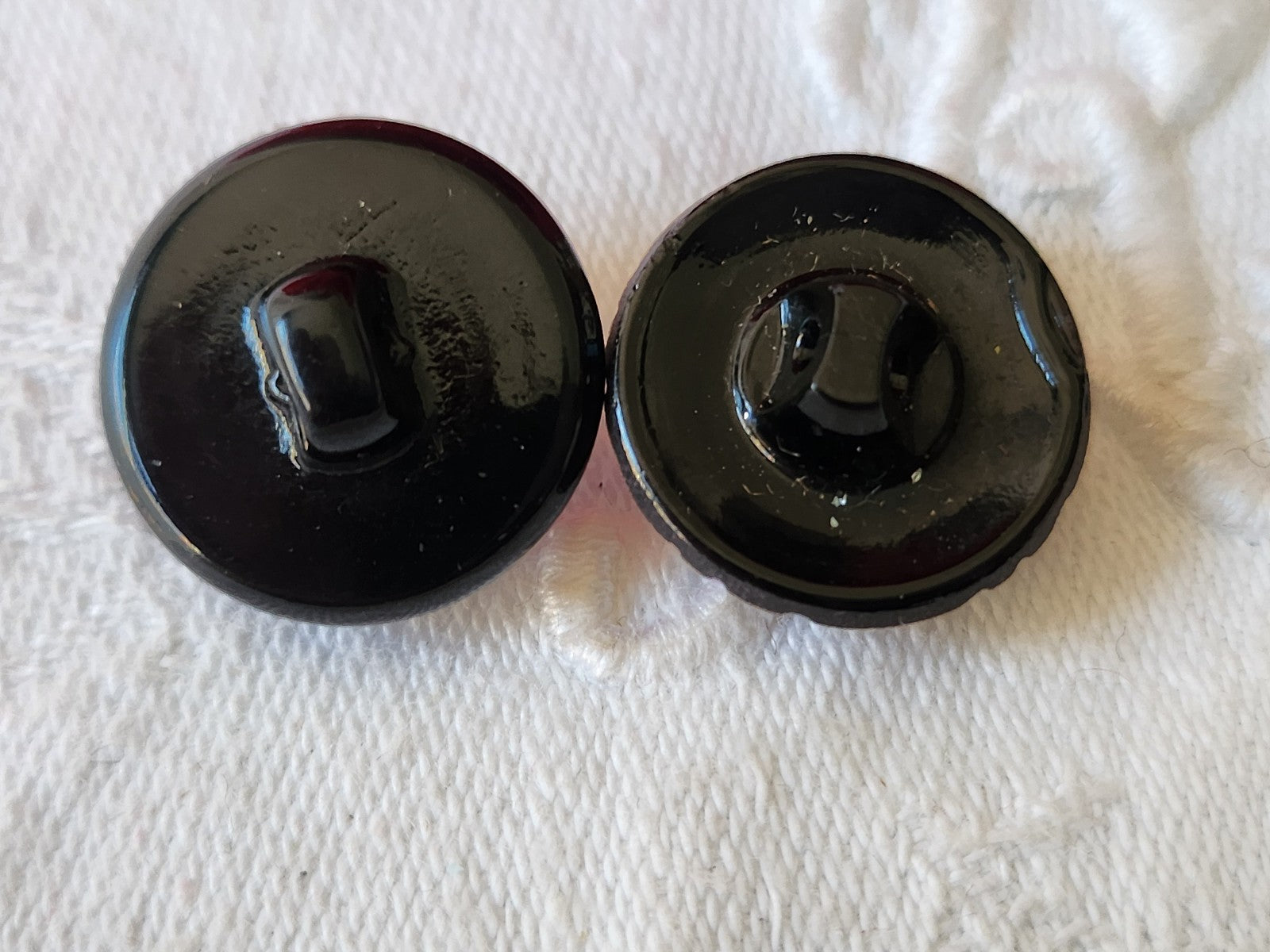 Duo boutons anciens en verre noir doré vintage 1,7 cm D7I