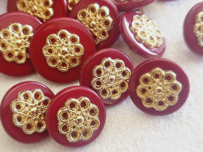 Lot 13 boutons vintage rouge doré plastique panaché 1,5 et 1,8 cm ref 1960