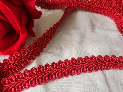 Galon vintage rouge satiné lumineux large 2 métres 30 sur 1,8 cm A2