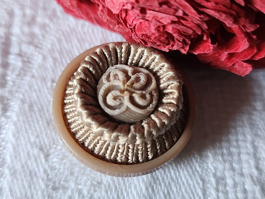 collection gros  bouton ancien vintage resine passementerie 2,4 cm ref 3237