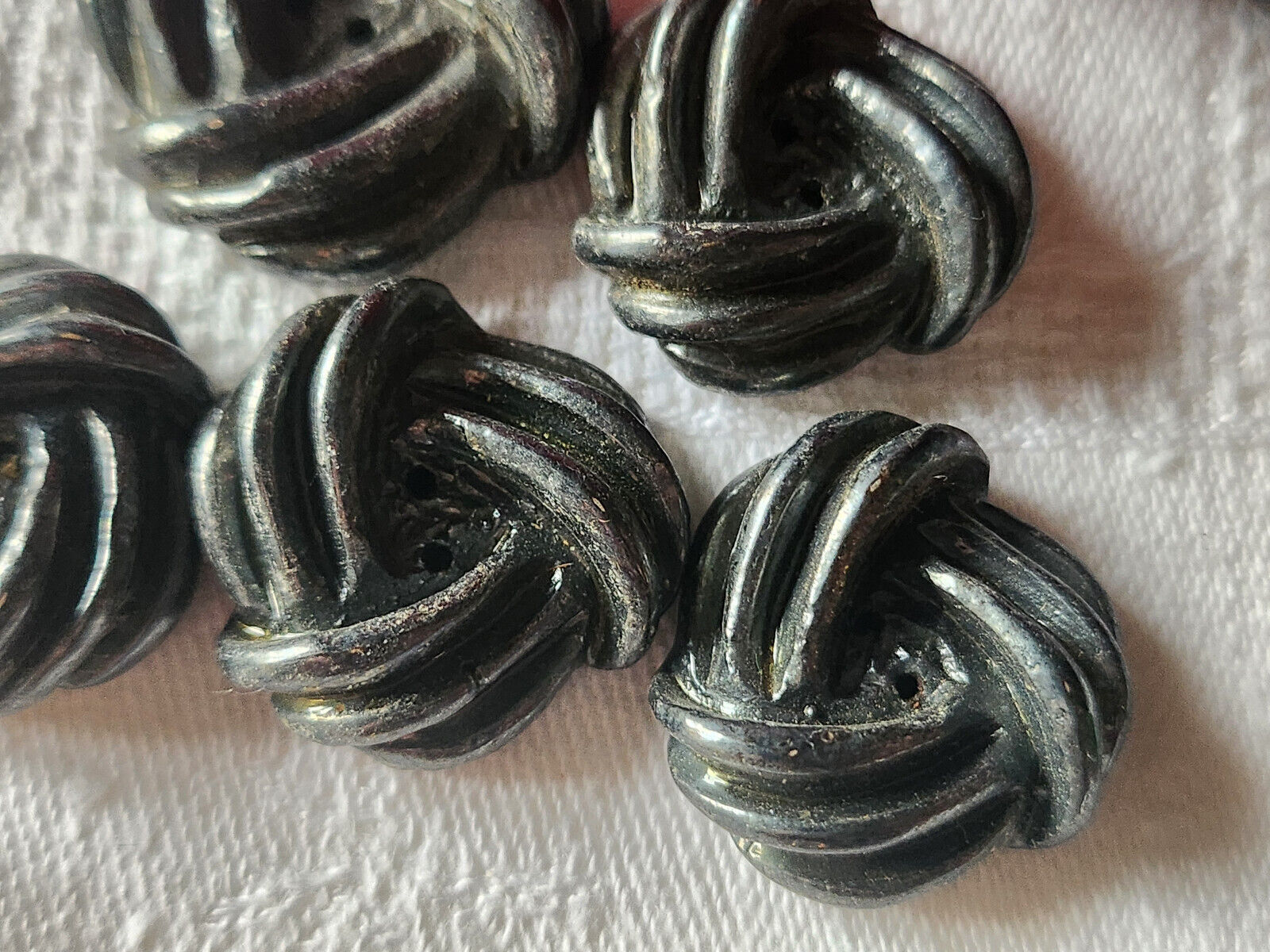 Lot 5 boutons vintage en resine gris  2,2 cm (4) et 2,7 cm (1) ref 2618