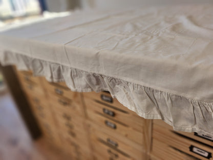 Ancienne housse d'édredon broderie froufrou petit jour B6