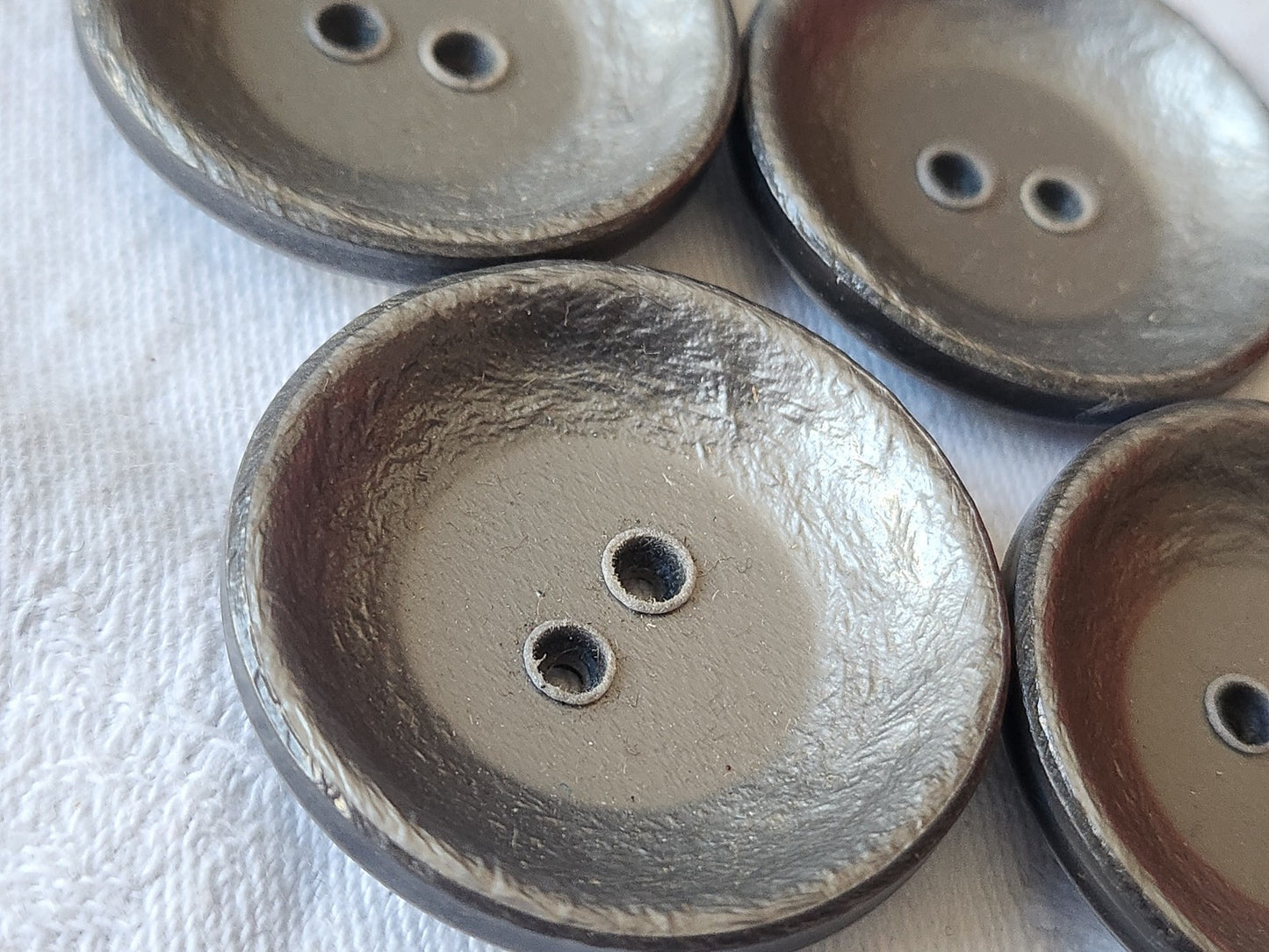 Lot 7 énormes  boutons vintage gris argenté 4 cm manteau ref 504