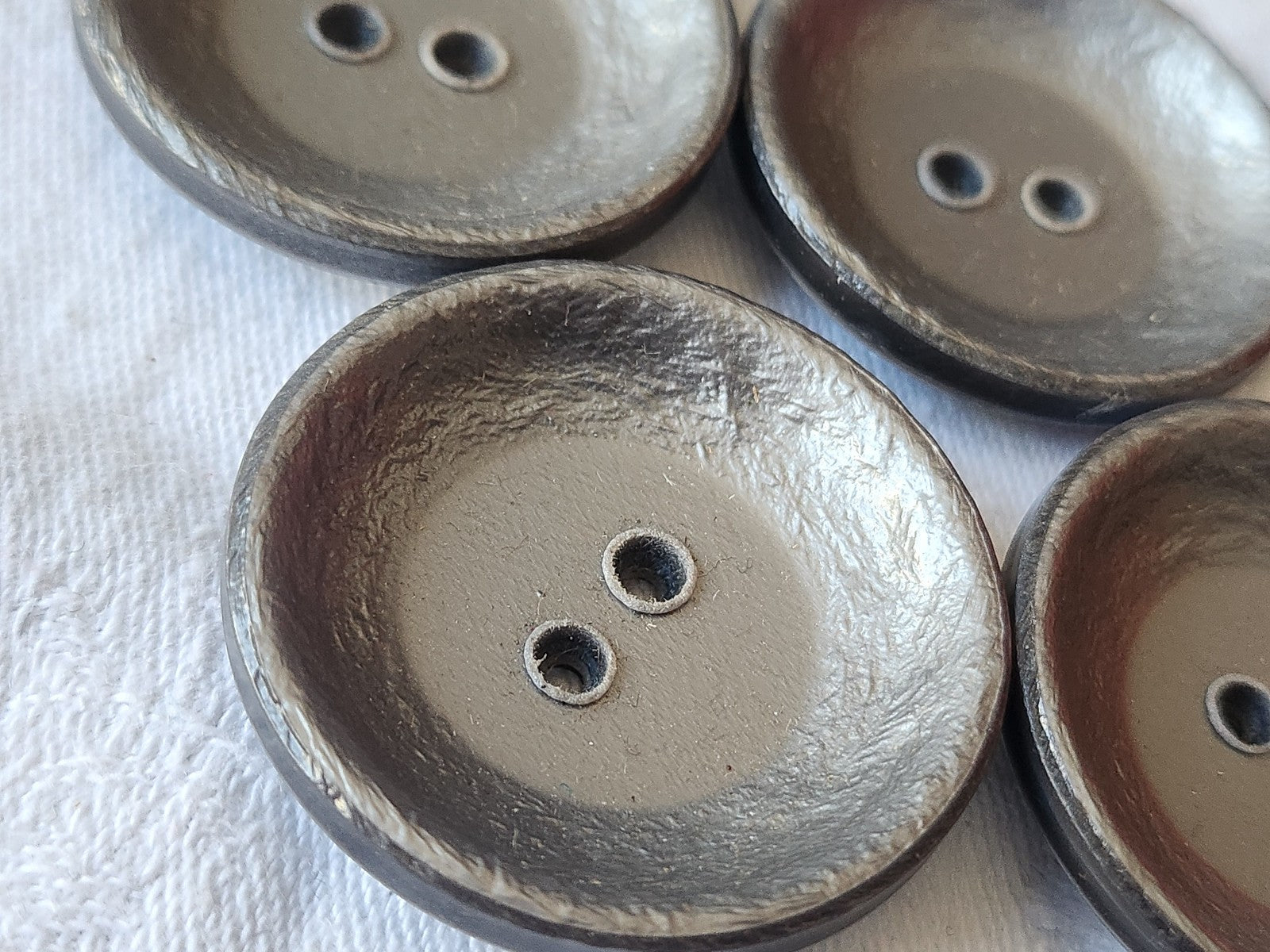 Lot 7 énormes  boutons vintage gris argenté 4 cm manteau ref 504