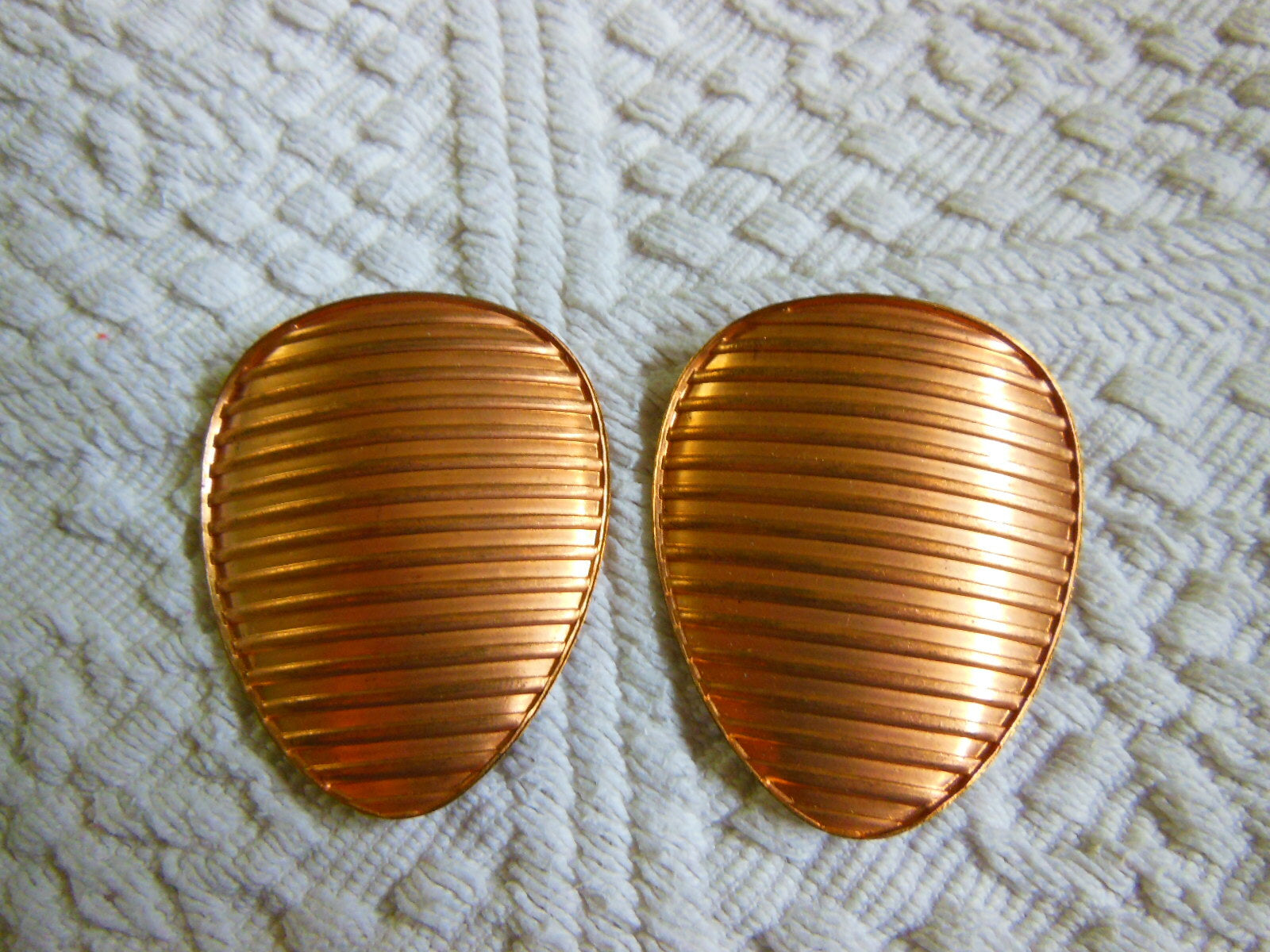 Duo ornements anciens en métal  style pendant médaillé année 50 création