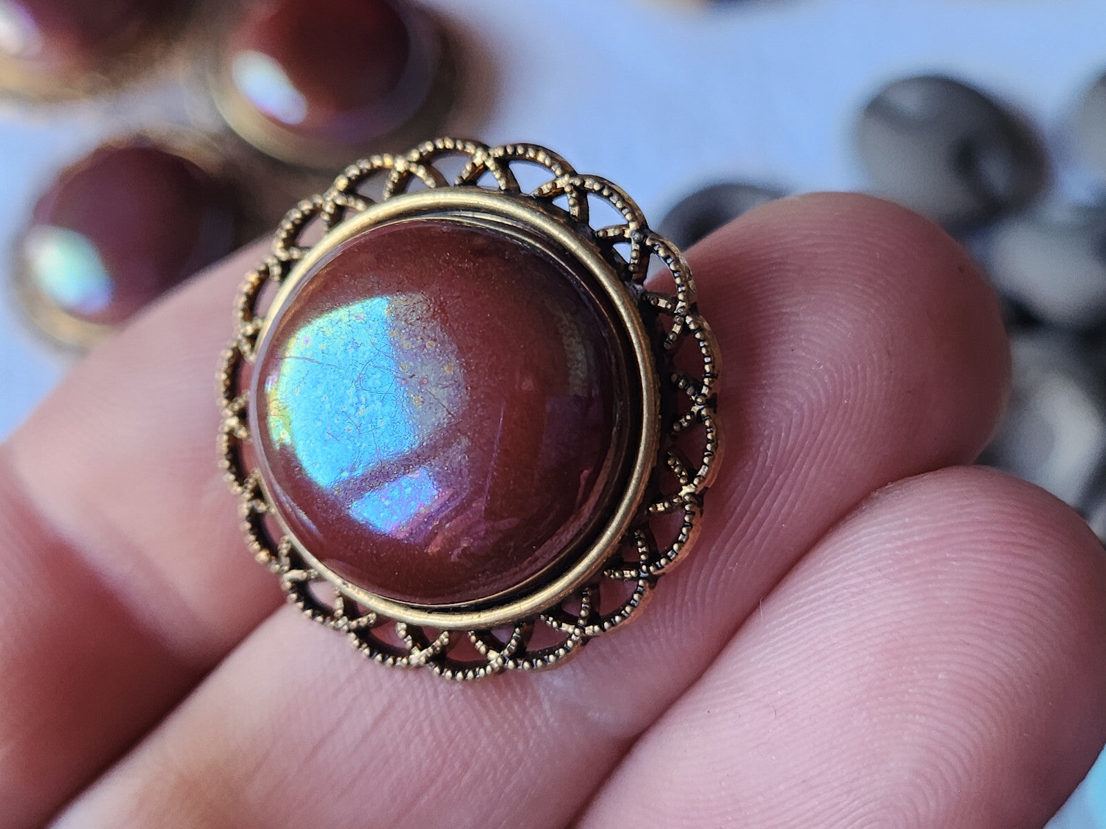 Lot 7 superbes boutons vintage marron reflet modoré 2,5 cm ref 396