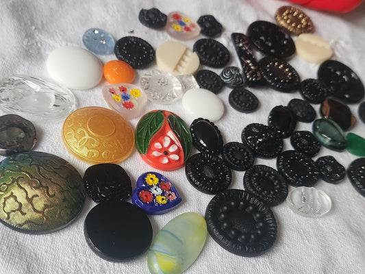Lot 50 cabochons anciens en verre vintage panaché N°3   T2