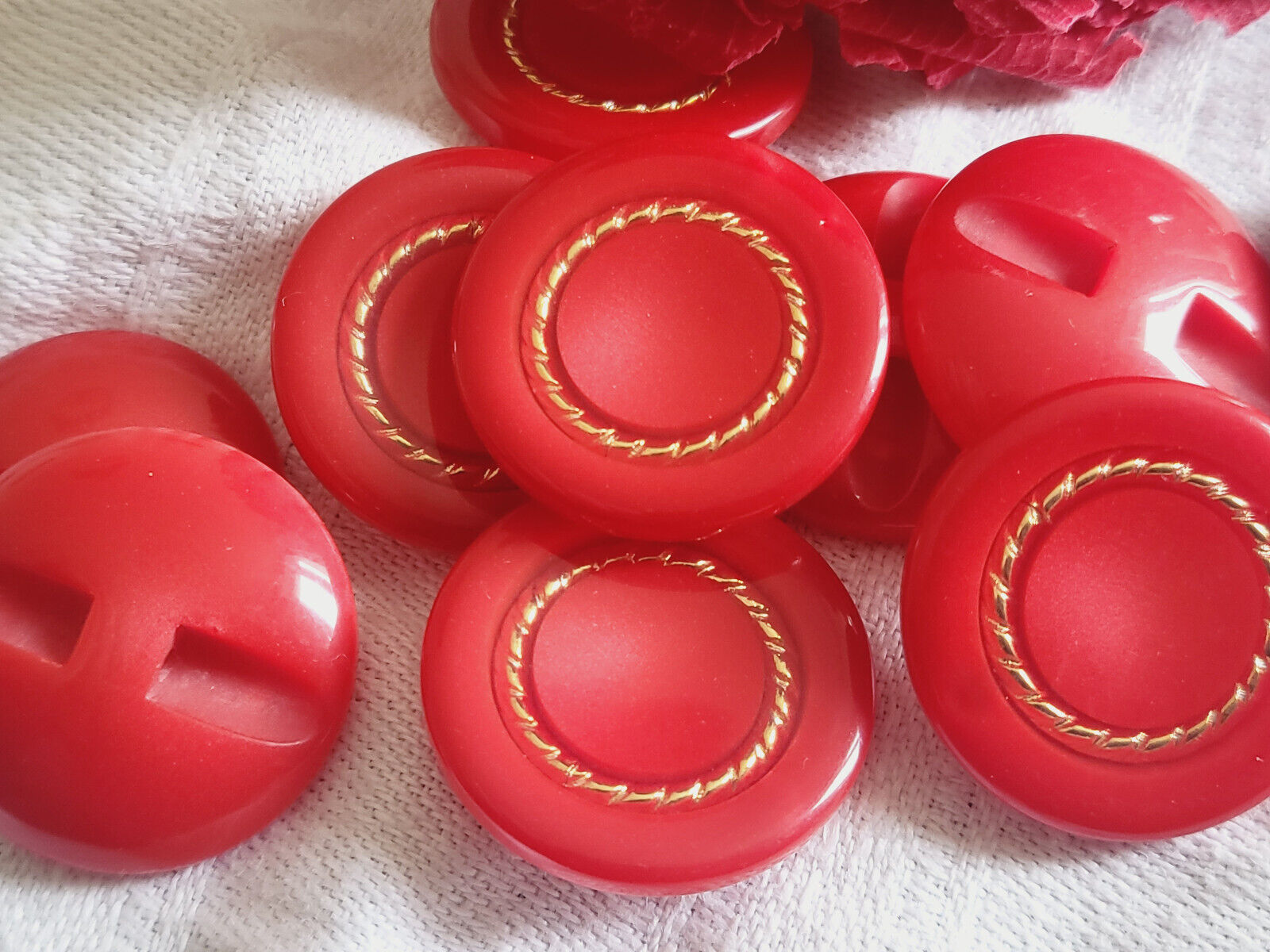 Lot 6 boutons vintage rouge inclusion doré pied superbe 2,3 cm ref 3417