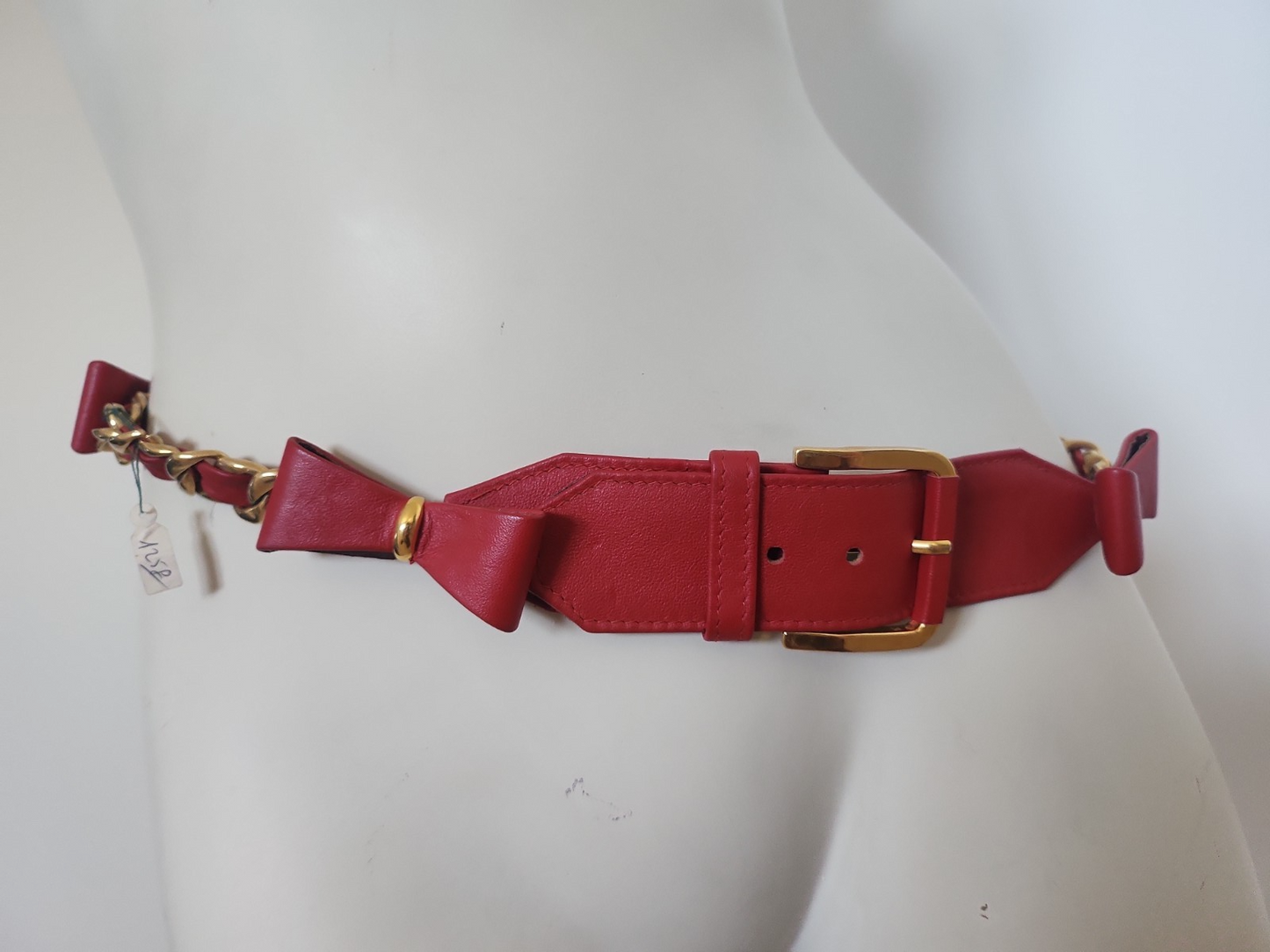 Ceinture ancienne vintage cuir rouge noeud métal doré  superbe