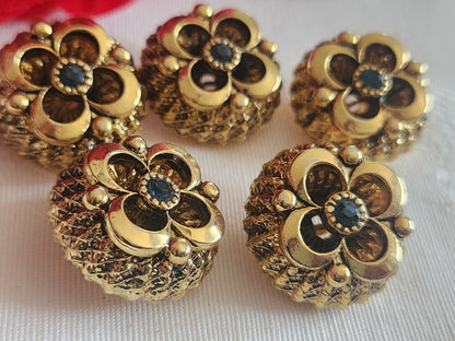 Lot 5 boutons vintage en métal doré volume coeur strass bleu 2,1 cm ref 6218