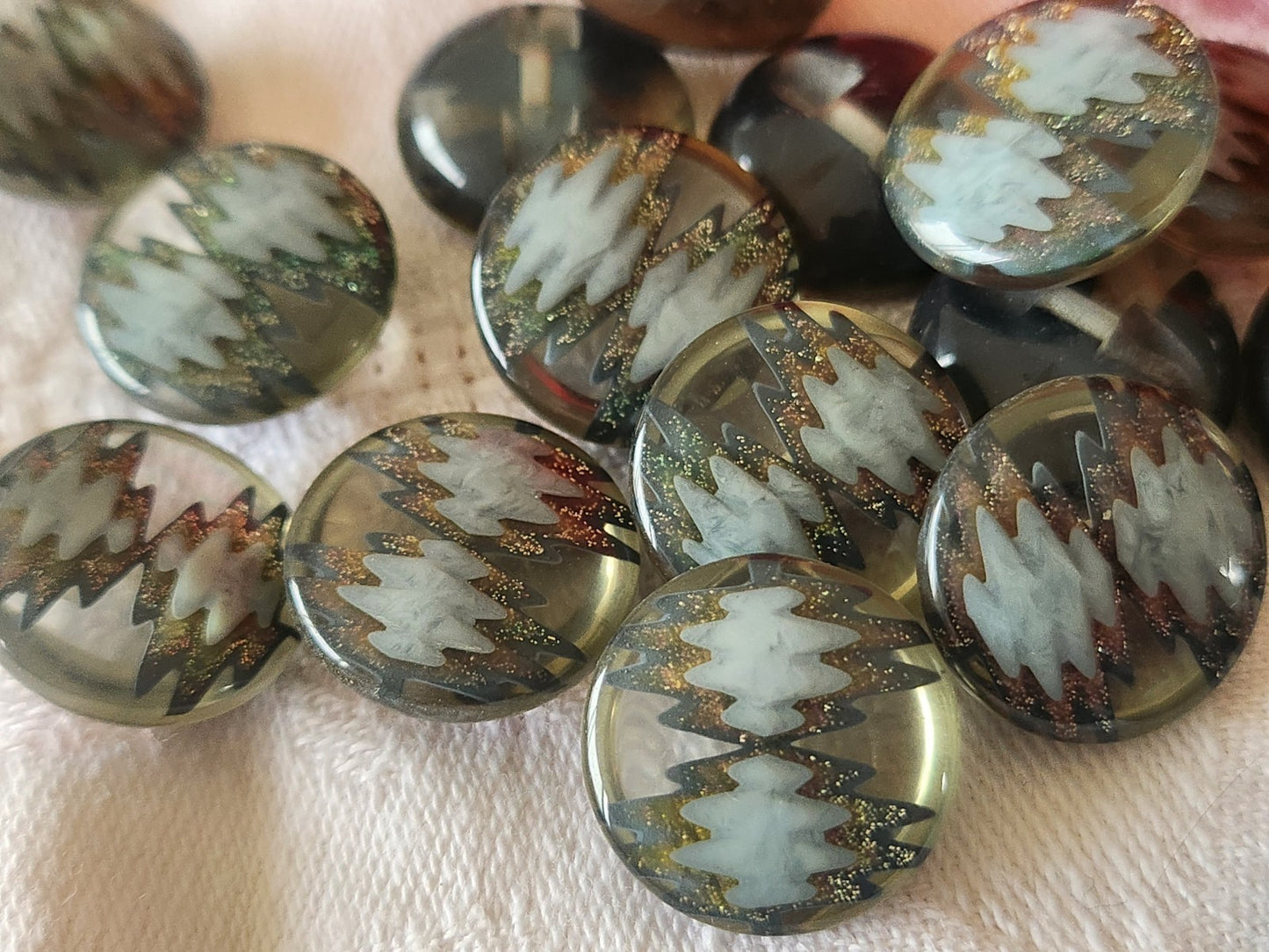 Lot 8 boutons vintage gris  inclusion à pied 1,7 cm ref 3959