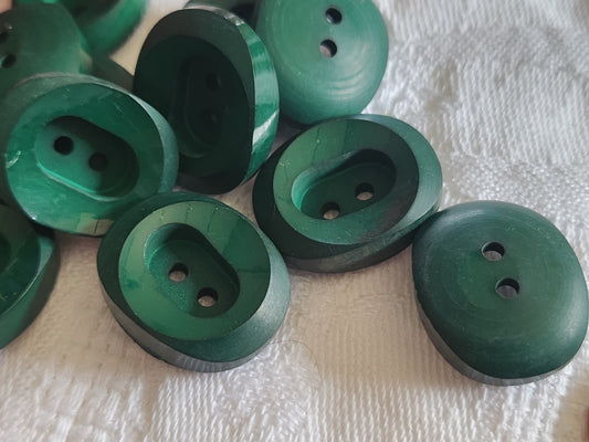 Lot 9 épais boutons vintage vert ovale trous 1,7 sur 2,1 cm ref 1456