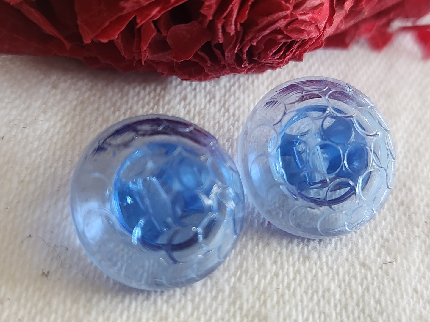 Duo boutons vintage en verre  bleu alveole bombé 1,6 cm G7A