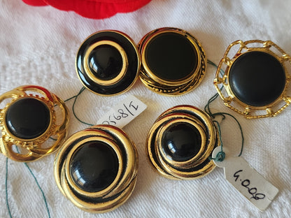Lot 6 gros  boutons vintage en méta l doré noir  2,2  à 2,7 cm ref 6030
