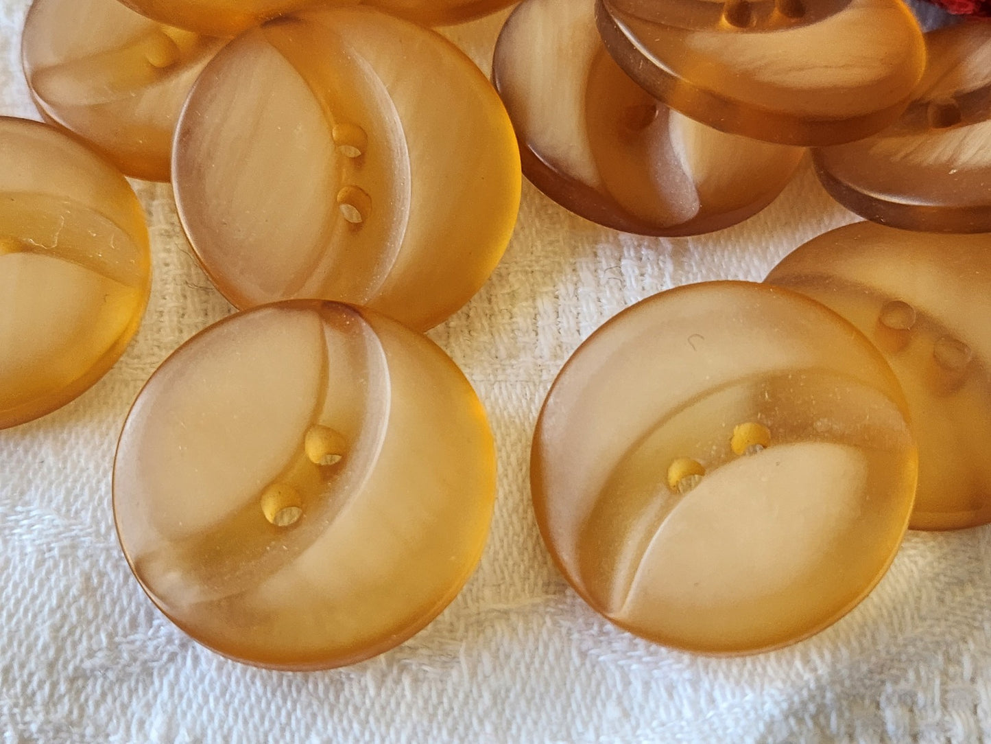 Lot 8 gros  boutons vintage orange mat à trous 2,5 cm ref 4987