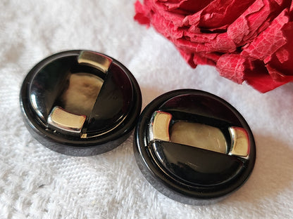 Duo boutons vintage coeur en nacre noir pied 2,1 cm ref  3036