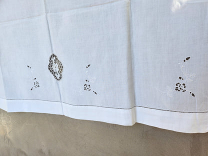 Ancien petit drap broderie incrustation ideal petit rideau enfant  B6