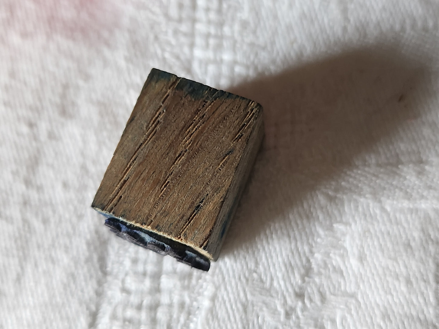 Mini tampon ancien monogramme M  broderie feston collection couture mercerie