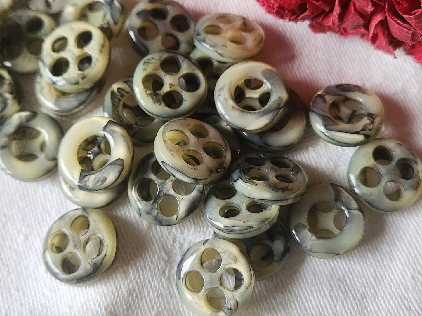 Lot 24 boutons vintage gris creme nacré large trous 1,4 cm ref 1273