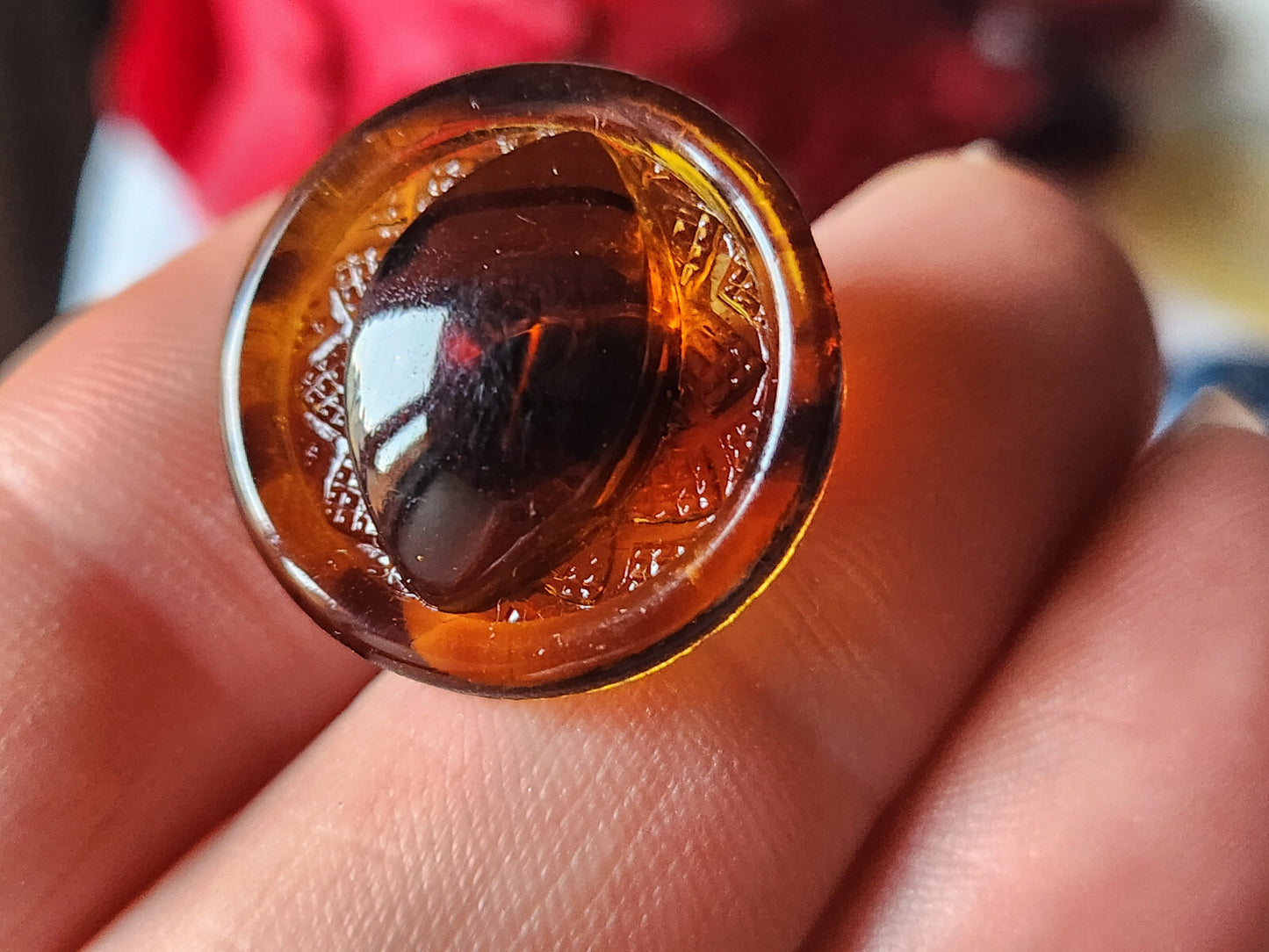 Bouton ancien en verre marron effet ecaille pied 2,2 cm G8J