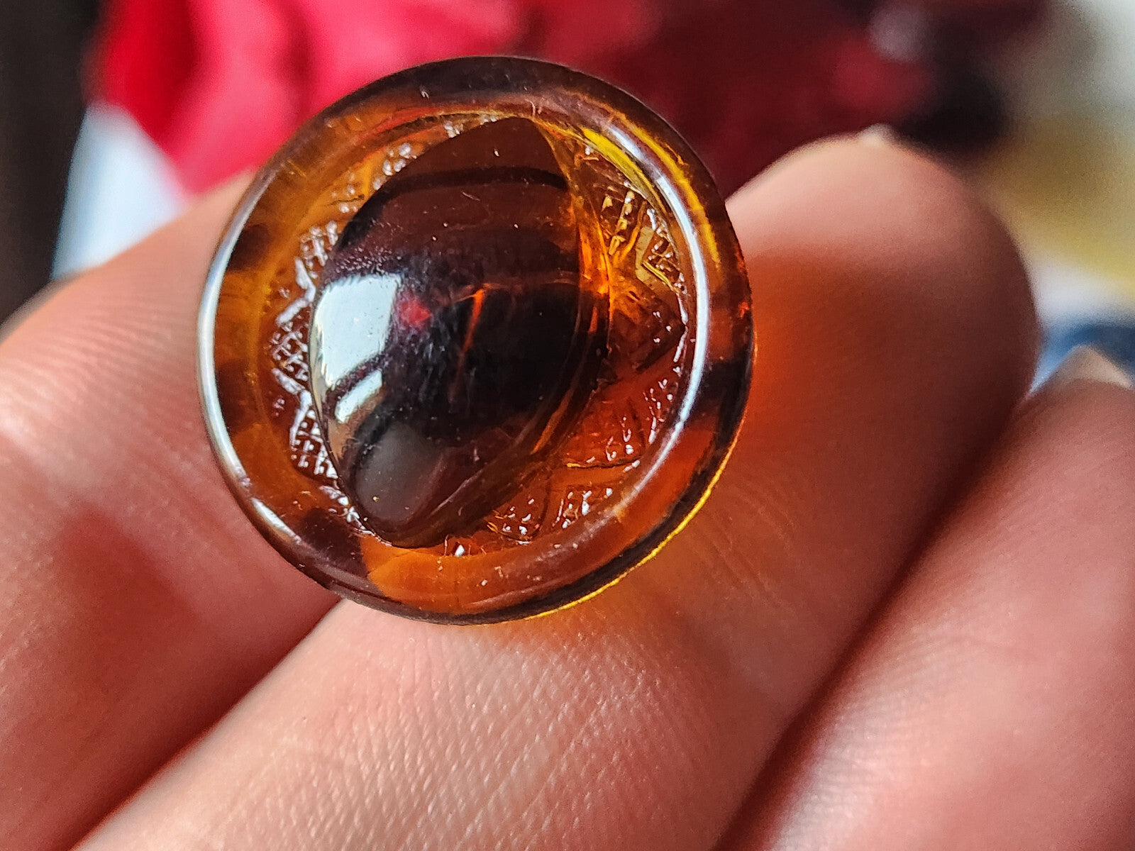 Bouton ancien en verre marron effet ecaille pied 2,2 cm G8J