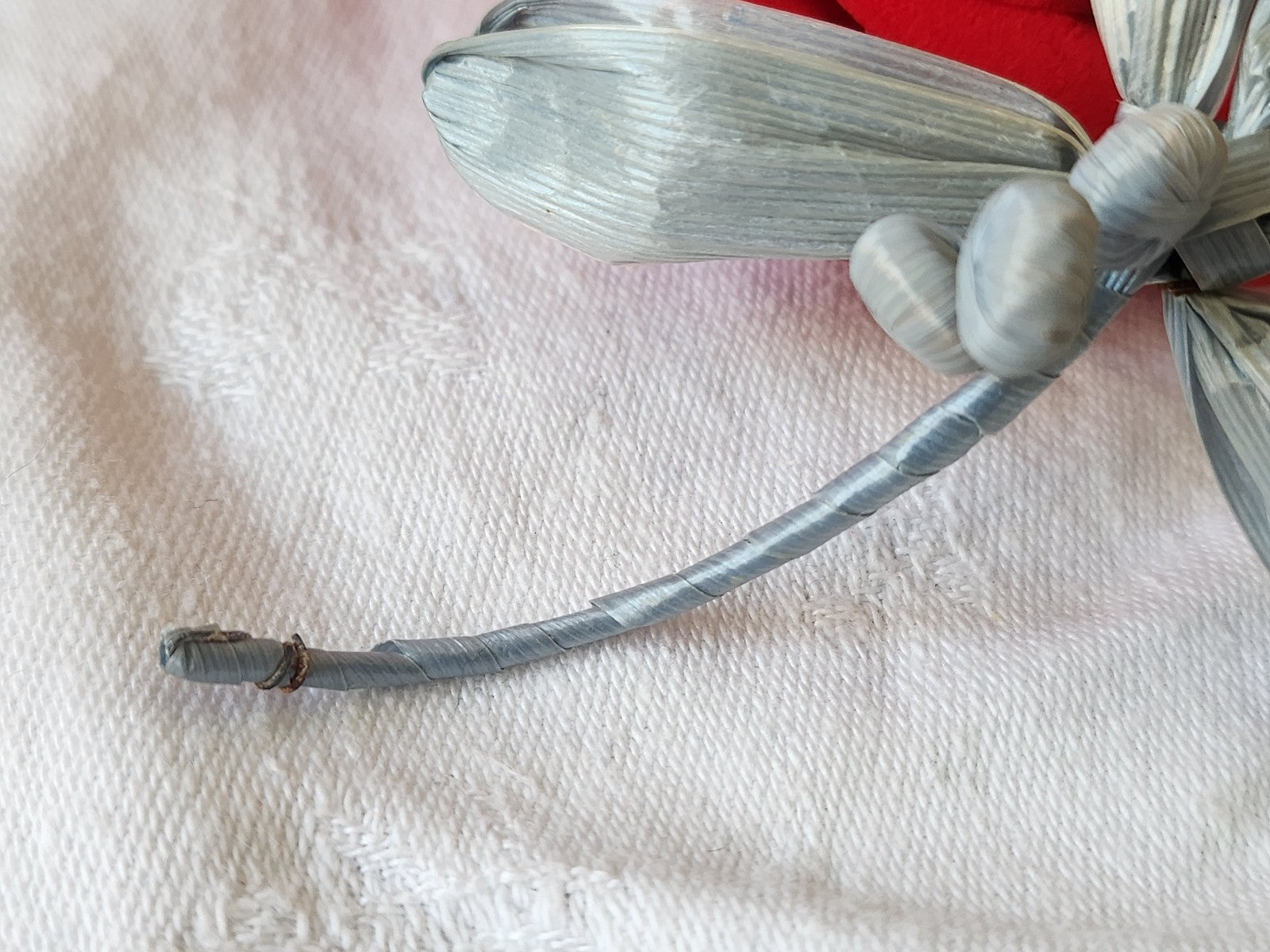 Ancien ornement chapeau creation modiste fleur rafia  bleu/gris  T0-03