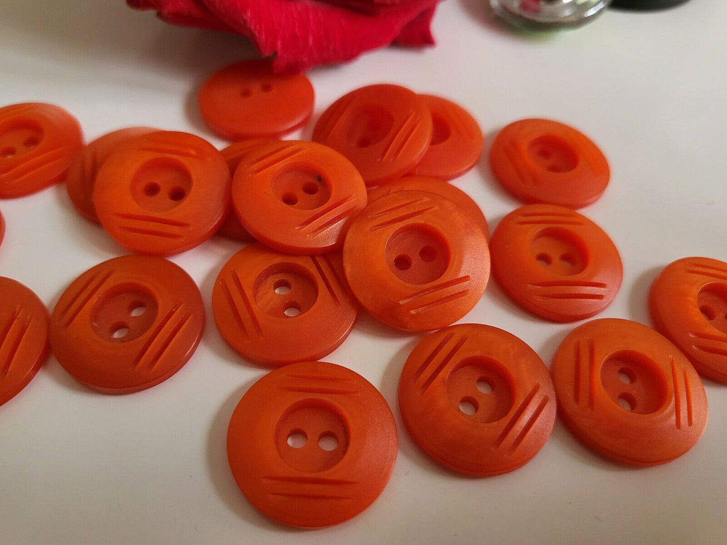 Lot 18 boutons vintage orange strié 2 trous 2 trous 1,7 cm ref 2054