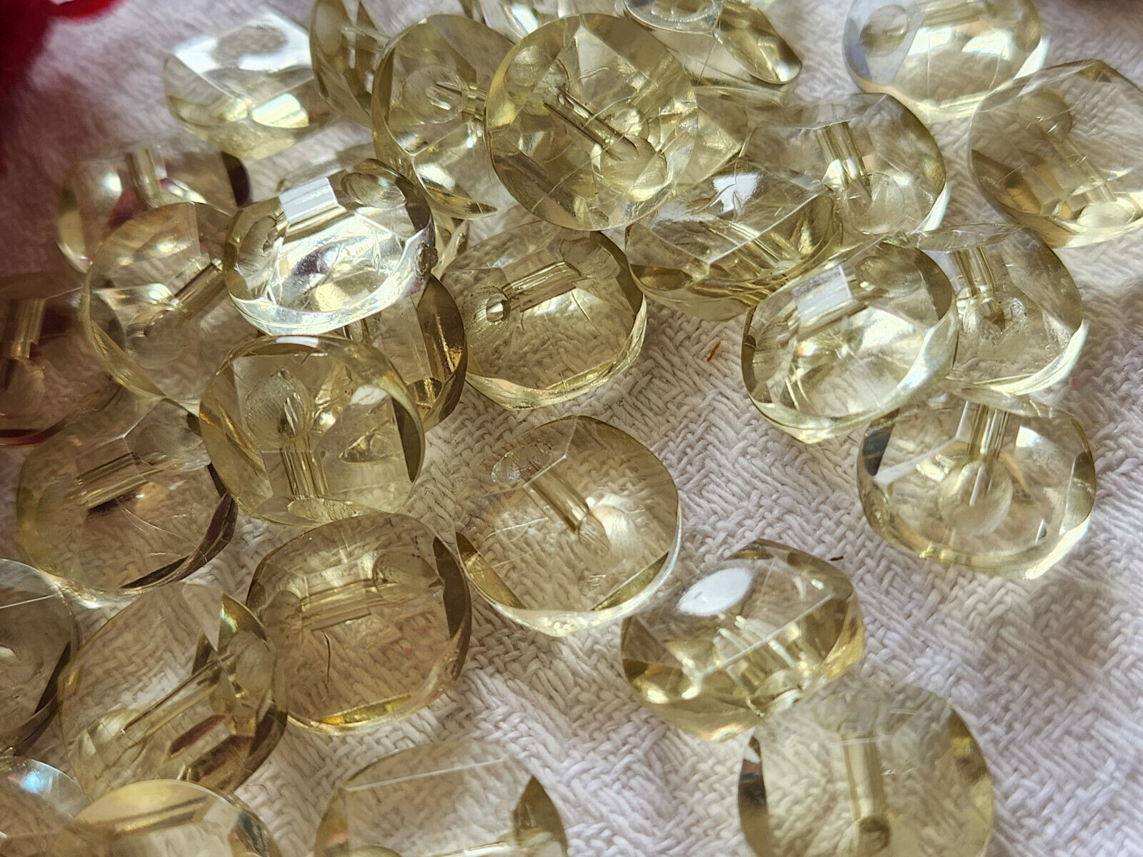 Lot 15 petits boutons vintage jaune effet strass plastique 1,3 cm ref 5588