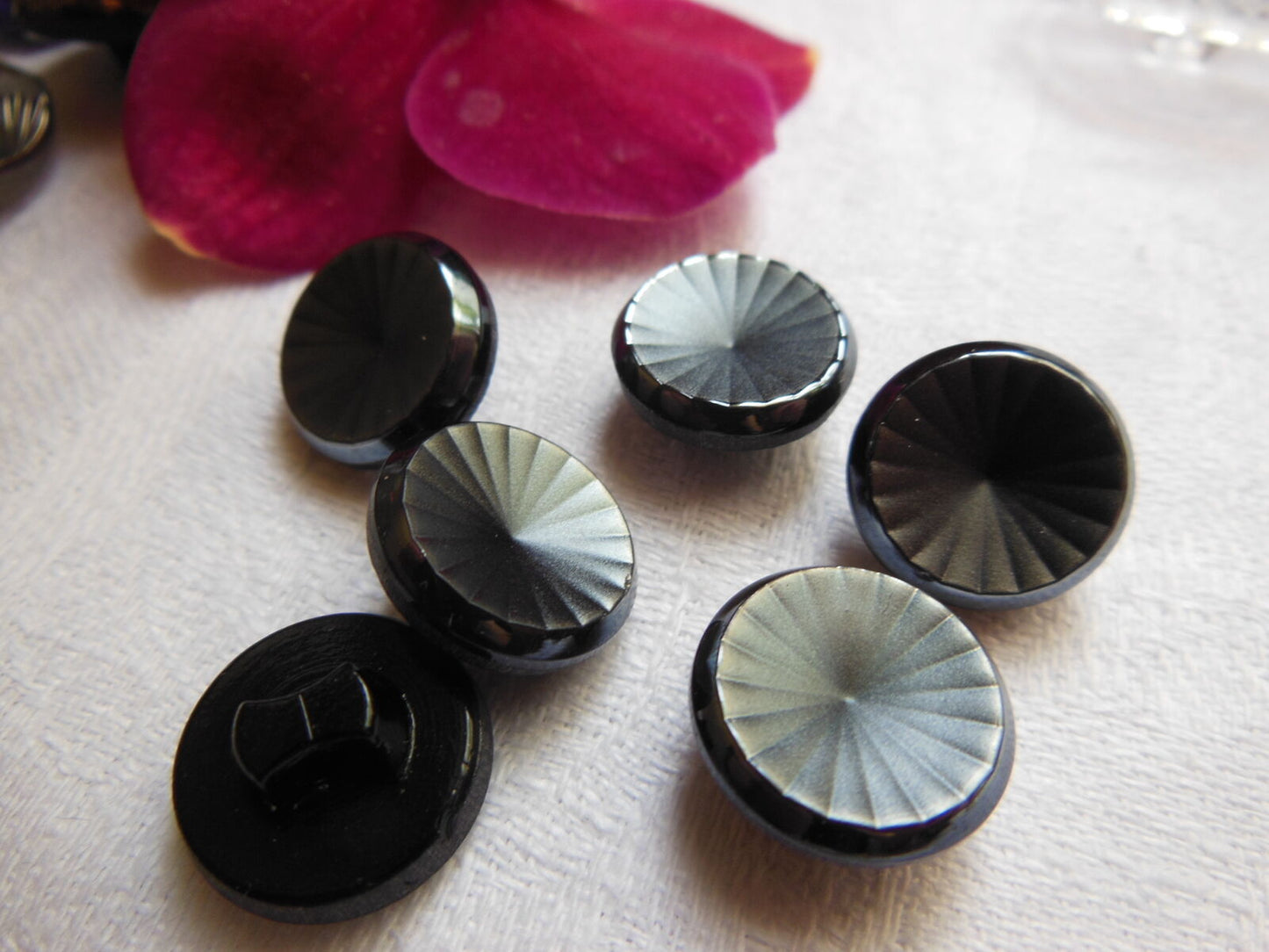 Lot 6 boutons vintage gris en verre anthracite  facette diamètre: 1,2 cm ref 774