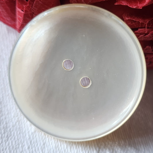 Gros bouton ancien en nacre blanc laiteux superbe épais 3,3 cm G8K