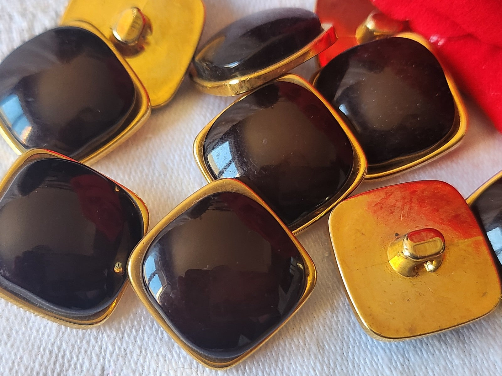 Lot 8  boutons vintage marron doré acrylique  pied 1,9 cm ref 2539