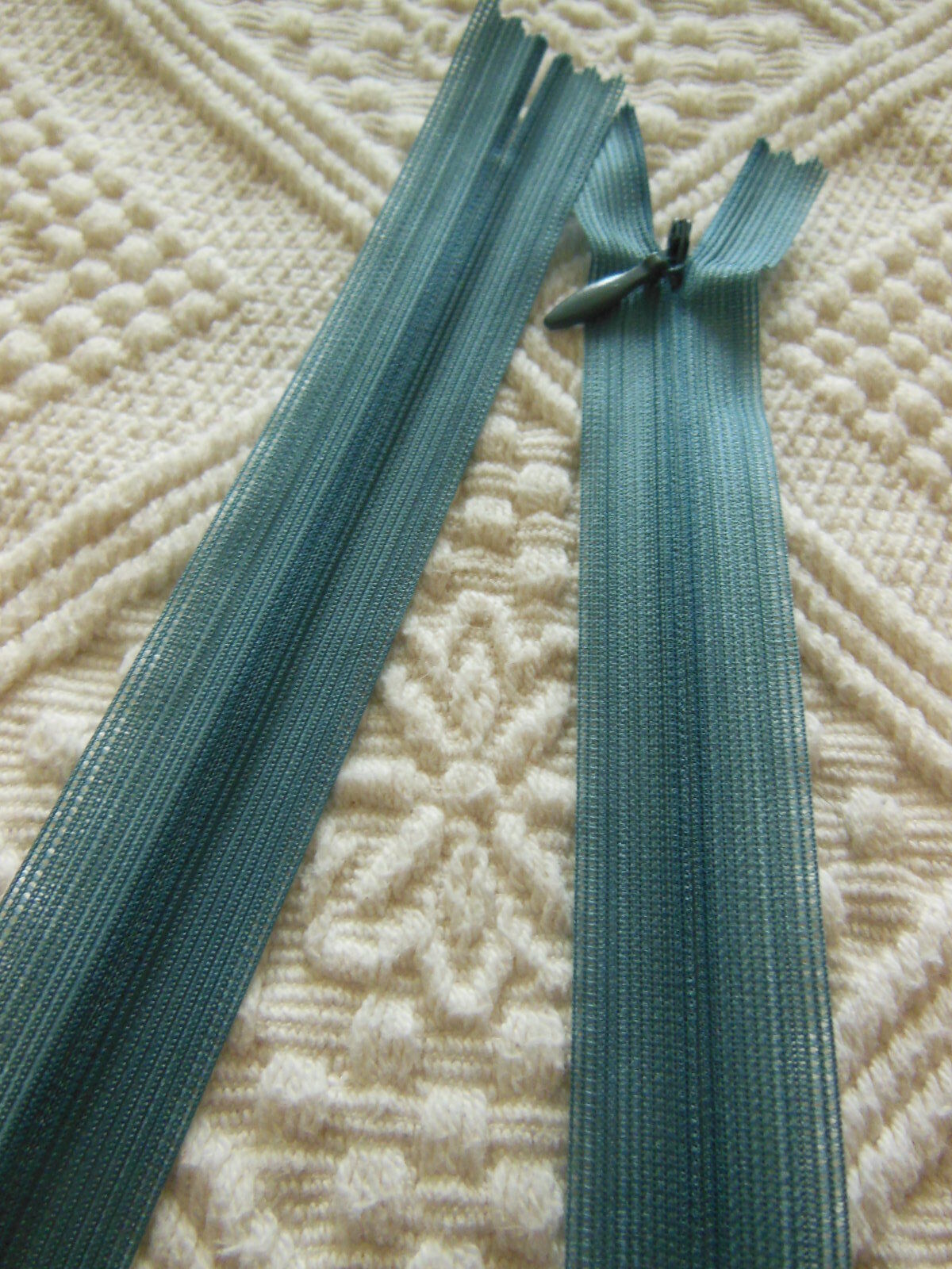 Fermeture éclair 50 cm bleu gris foncé invisible non- séparable   A9