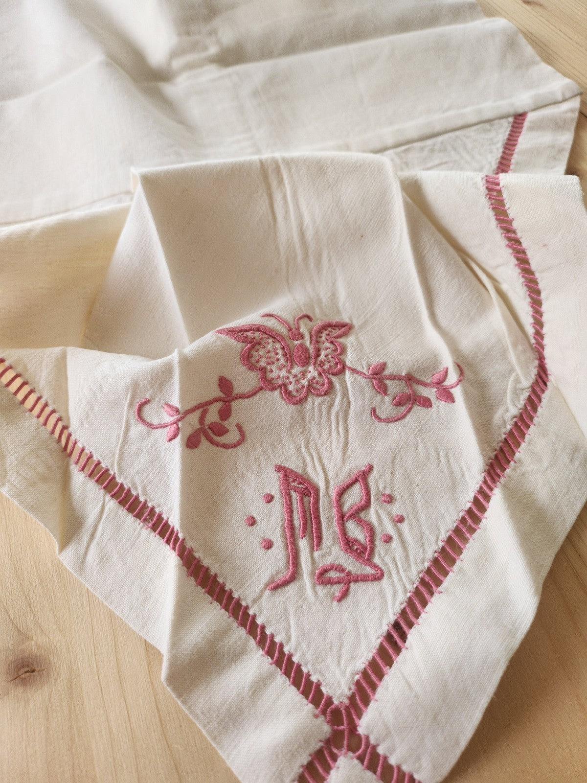Superbe taie housse de polochon double monogramme MB papillon ancien B8
