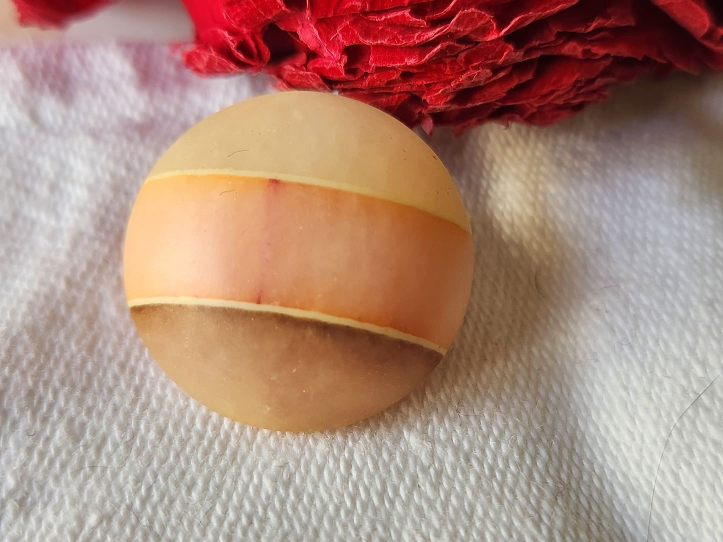 Ancien bouton en verre depoli rose pied camaieu 2,1 cm G13J