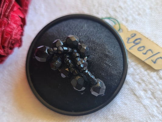 Gros bouton ancien en passementerie avec pendants perle noir 3,3  cm ref 595