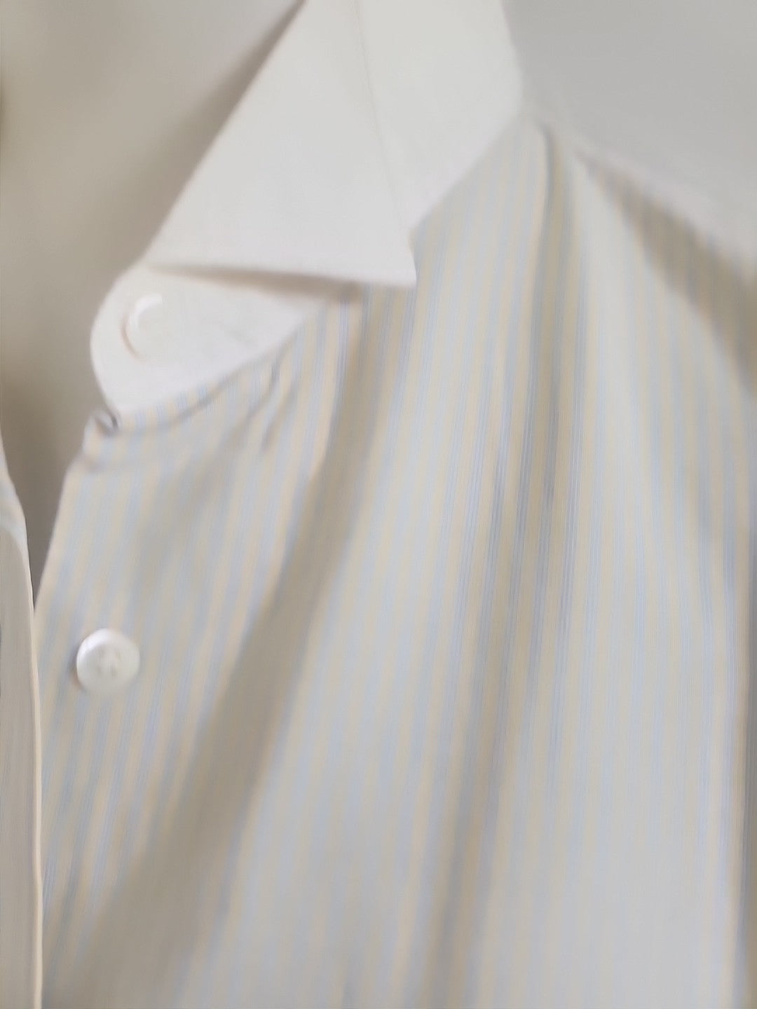 Pur vintage jolie chemise ancienne rayé jaune bleu 38? ref portant