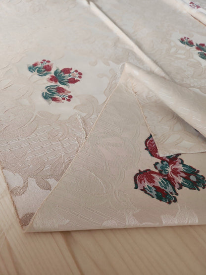 Deux coupons anciens tissu ecru damassé 1 m 90 sur 59 cm et 1  m 25 sur 44cm B4