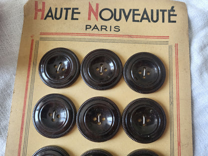 Plaque  12 gros boutons anciens marron 2,6 cm