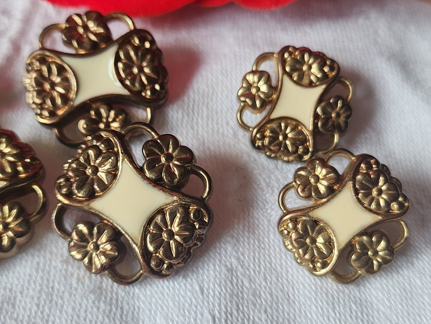 Lot 7 boutons vintage kitch creme acylique pied 2,1 cm et 1,7 cm ref 1919