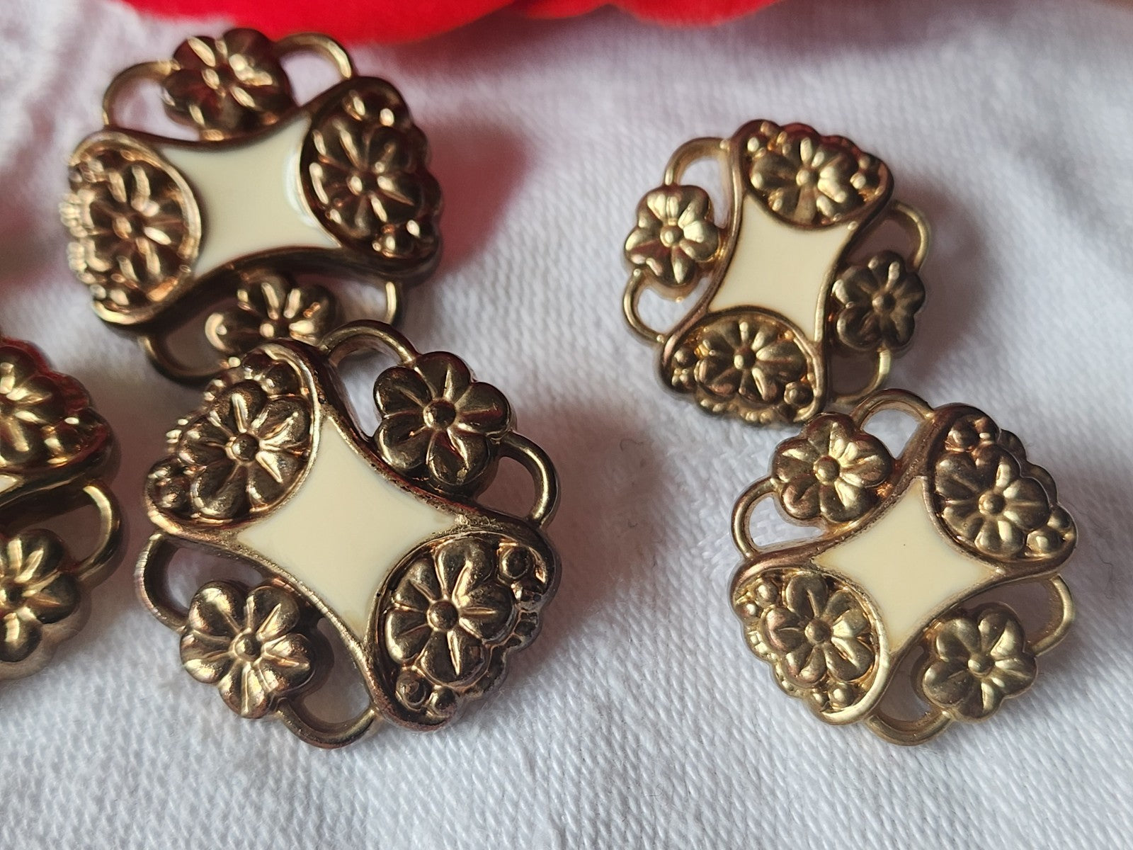 Lot 7 boutons vintage kitch creme acylique pied 2,1 cm et 1,7 cm ref 1919