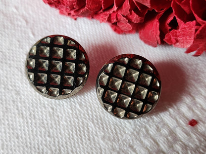 Duo  boutons anciens en verre noir quadrillé argenté 1,4 cm G12A