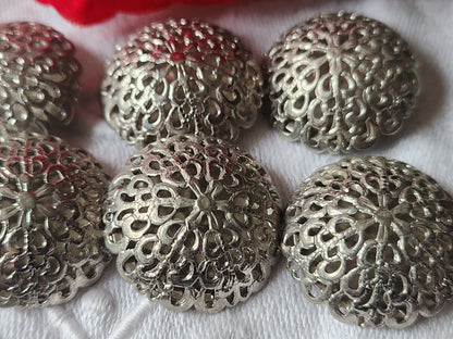 Lot 6 gros boutons vintage métal dentelle filigrame  2,5 cm ref 508