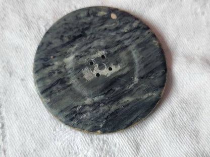 Enorme bouton ancien en galalithe jaspé 5 cm ou 50 mm  ref 5162