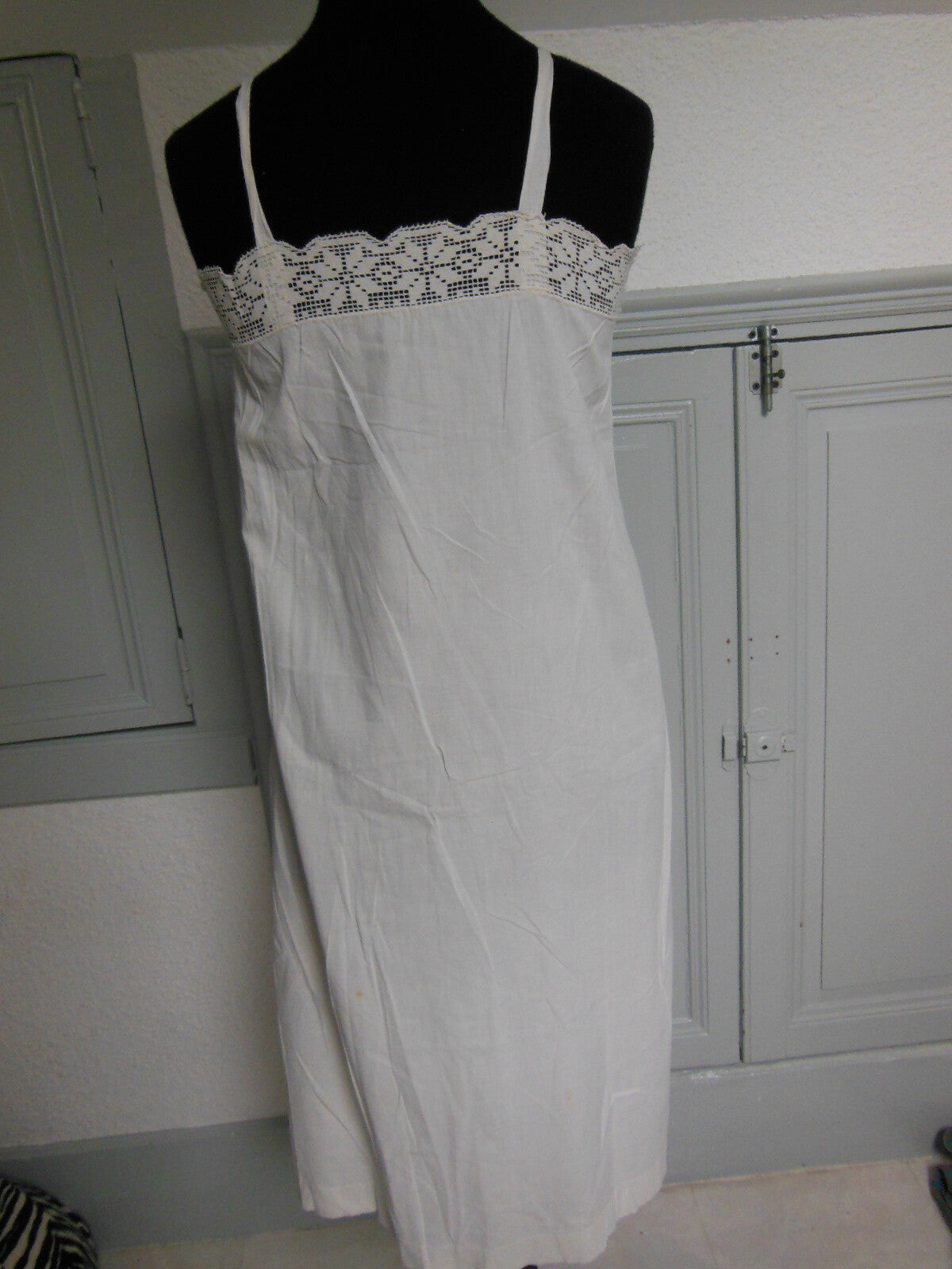 Chemise de nuit ancienne dentelle à nettoyer ou teindre B7