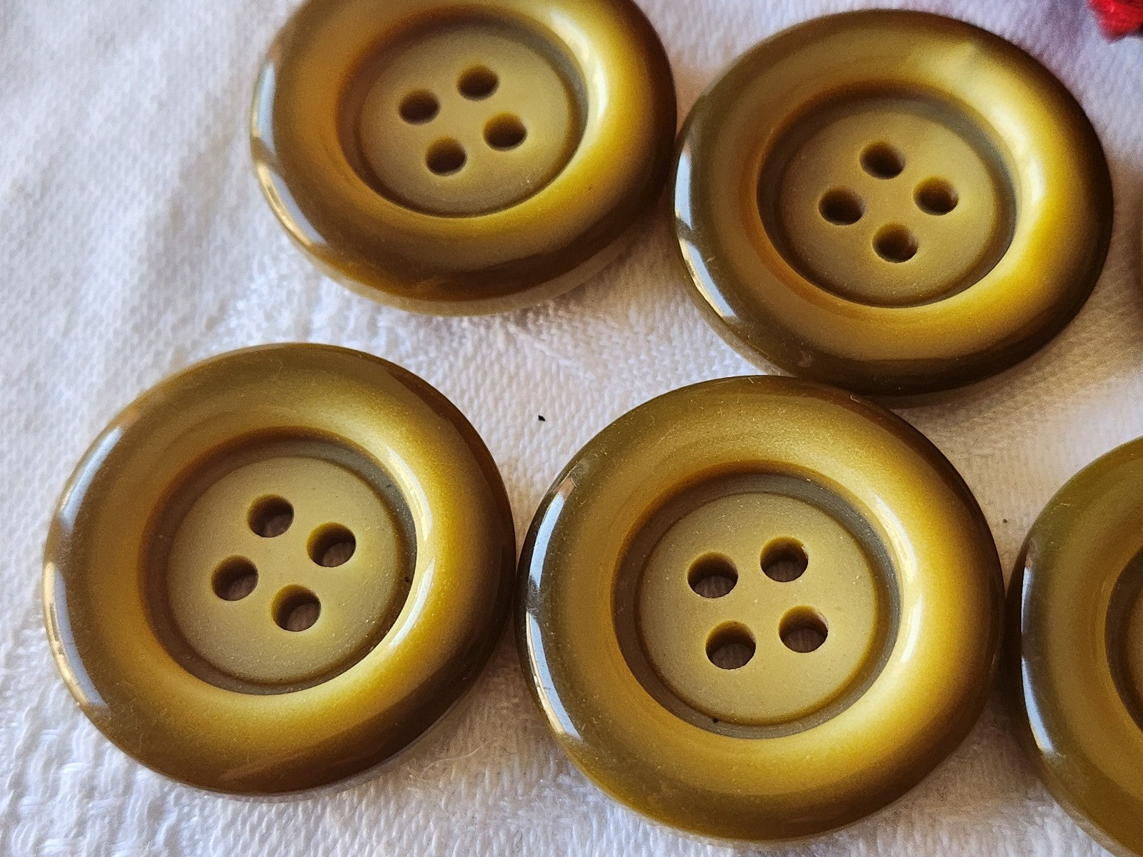 Lot 6 gros boutons ancien vert 4 trous vintage diamètre: 2,7 cm ref 5152