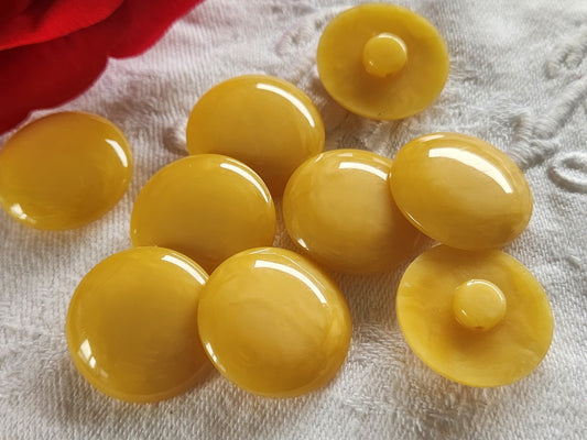 Lot 8 boutons vintagejaune bombé marbré pied 2,1 cm ref 2493