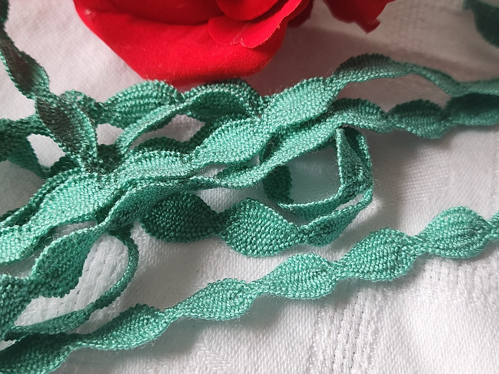 Dentelle galon vintage vert coton 3 métres sur 1 cm A1