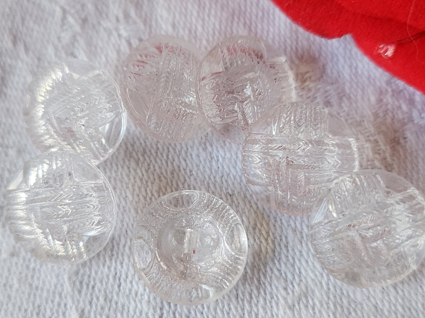 Lot 7 boutons anciens en verre transparent travaillé pied 1,3 cm ref 2873